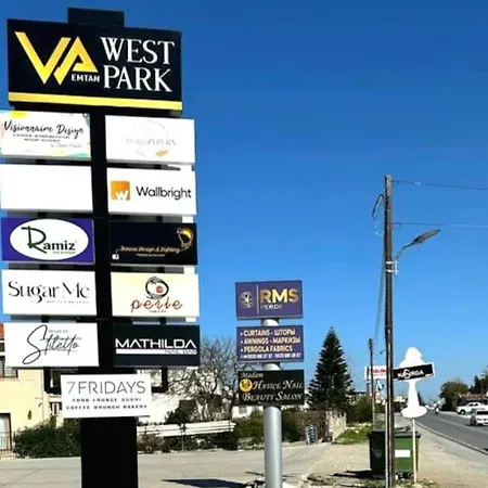 ヴィラ West Park, Near Merit Casino キレニア