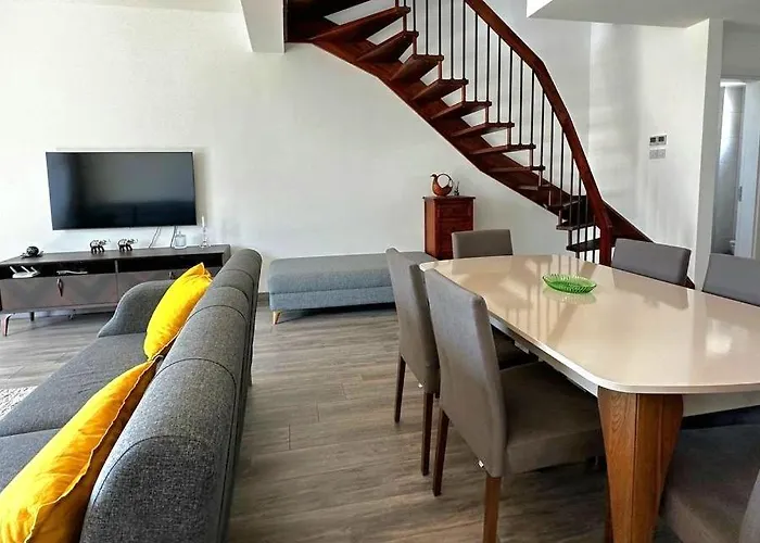 West Park, Near Merit Casino Vila