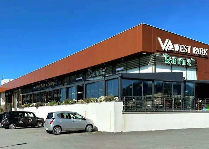 West Park, Near Merit Casino * キレニア