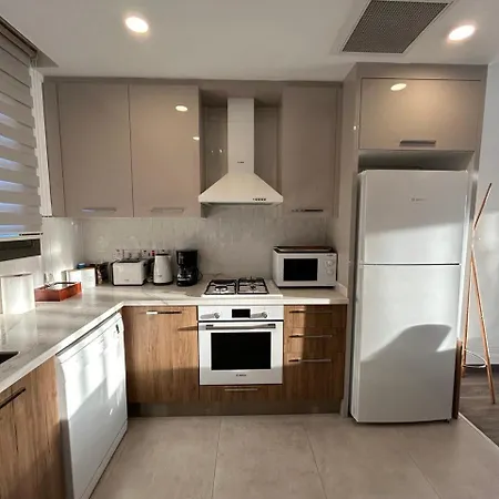 West Park, Near Merit Casino וילה קיירניה